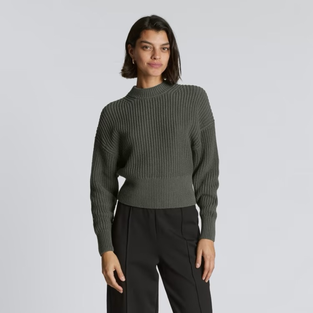 Everlane The Texture Cotton Crew; Small; Color- Kambaba (cool olive); EUC